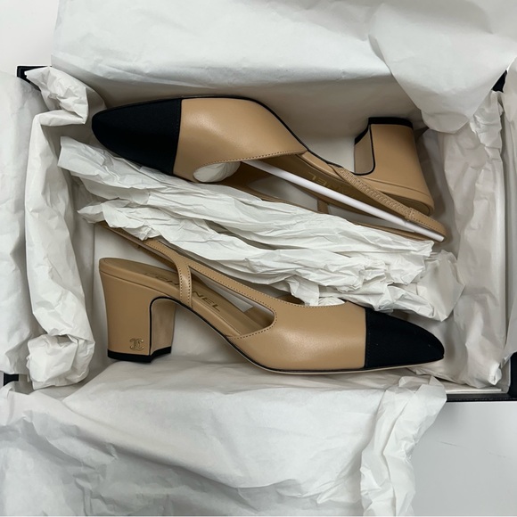 CHANEL Goatskin Grosgrain Cap Toe CC in Beige/Black - Picture 5 of 9